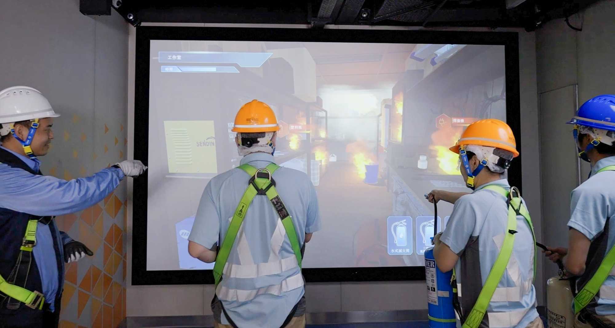 課程加入安全訓練及創科元素。