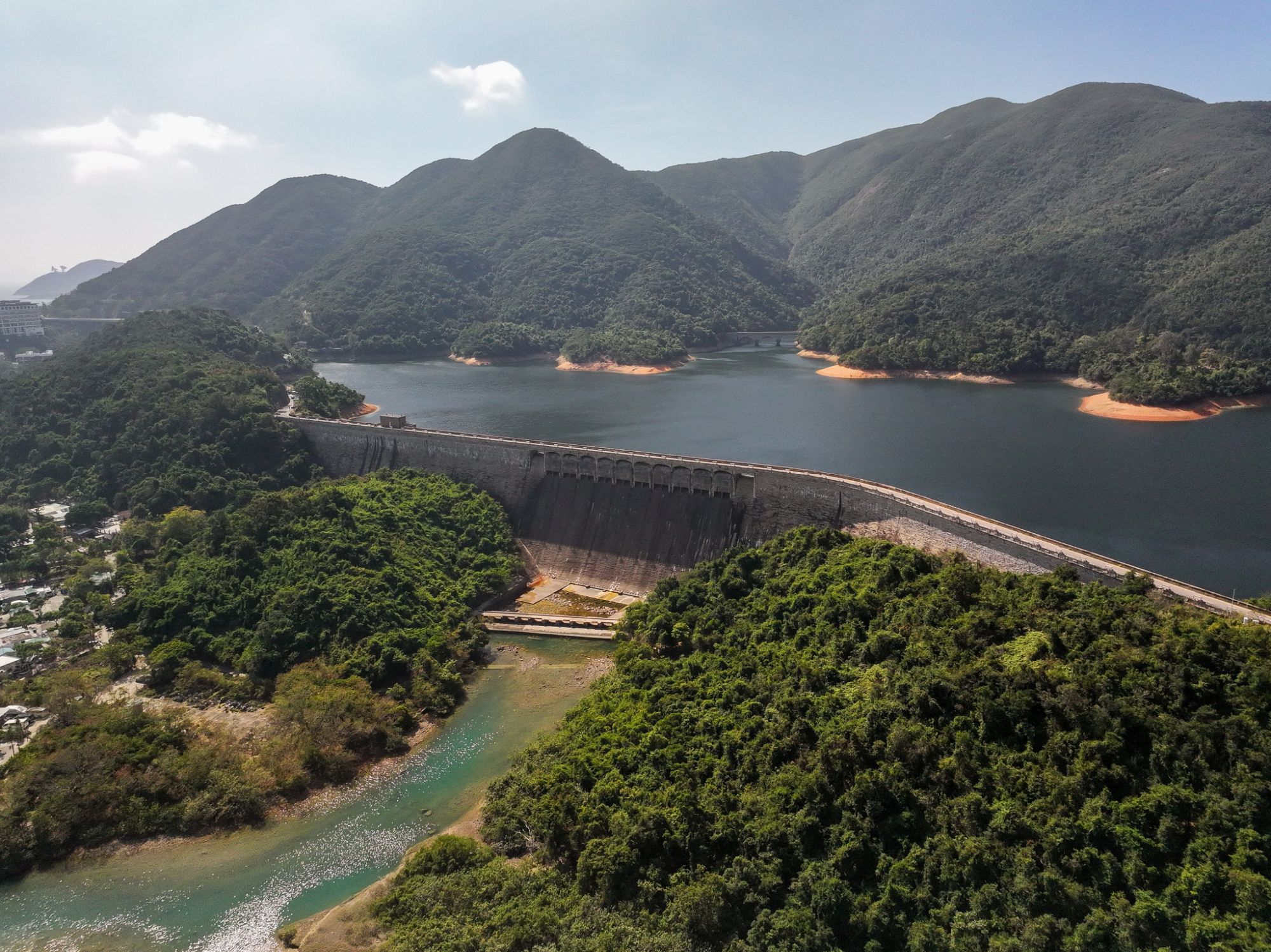 綠悠徑：穿越綠樹繁茂郊野，探索生機盎然的大自然。圖為大潭篤水塘。