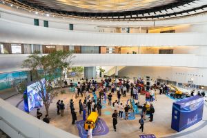 展覽展出燒焊機械人、機械狗、無人機等20多部負責不同建築工序的機械人，讓業界及公眾了解機械人技術的應用。