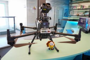 「智能隧道質量檢測系統」使用無人機搭載人工智能技術進行缺損檢測。