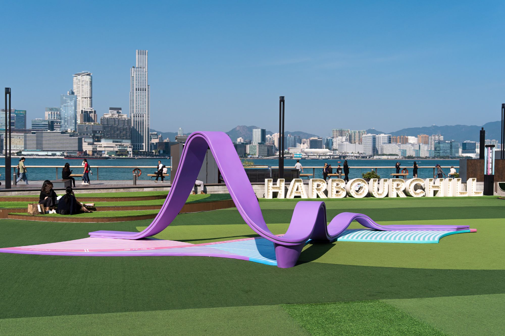 圖示「海濱漣連」戶外藝術裝置。