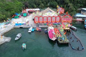 西貢糧船灣天后誕建醮屬香港非物質文化遺產，天后誕建醮的特色是舉行天后聖母乘神輿出海巡遊的傳統儀式，除了村民亦吸引不少遊人到訪。