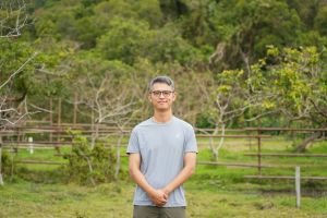 土木工程拓展署（南拓展及可持續大嶼）保育事務主任麥智鋒介紹大嶼山水口的保育成效。