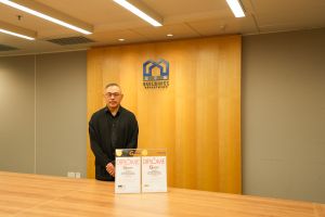 屋宇署助理署長（拓展）茹澤生很高興部門首次參與展覽便獲得獎項。