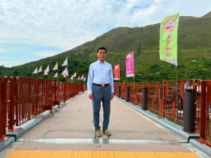 大澳鄉事委員會主席何紹基表示，「大澳改善工程」對大澳居民來說非常重要，而雙橋落成更別具意義。新橋改善了社區的通達性，方便居民日常往來河涌兩岸，特別是長者及行動不便人士出行更安全和便捷。