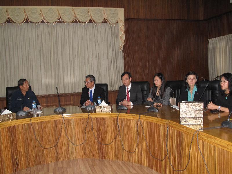 代表團今日到訪仰光文物保育基金辦事處，聽取保育基金工作的簡介。