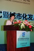 發展局局長林鄭月娥今日（八月三十日）在寧波市出席２０１０甬港經濟合作論壇的開幕儀式及發表主題演說，介紹香港城市化發展的挑戰和機遇。