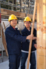 木／鋁模板班學員邱國文（右）和黃炳偉表示建造業持續興旺，有很多模板的工作機會。