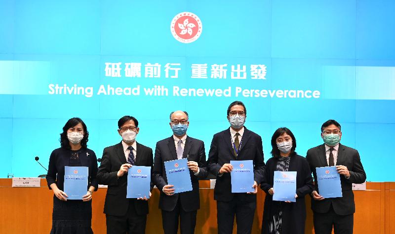 發展局局長黃偉綸及運輸及房屋局局長陳帆今日（十一月二十六日）舉行記者會，闡述《行政長官2020年施政報告》中其政策範疇的相關措施。圖示（左起）運輸及房屋局常任秘書長（運輸）陳美寶、運輸及房屋局常任秘書長（房屋）唐智強、陳帆、黃偉綸、發展局常任秘書長（規劃及地政）甯漢豪和發展局常任秘書長（工務）林世雄出席記者會。